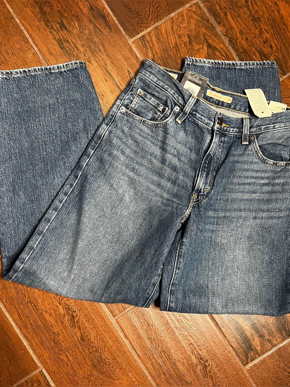 Levi’s Premium Denim Dark Wash Baggy Dad Jeans Straight Leg Mid Rise Women’s 28